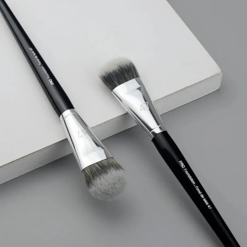 Professional Foundation Brush 47 – Broom Head