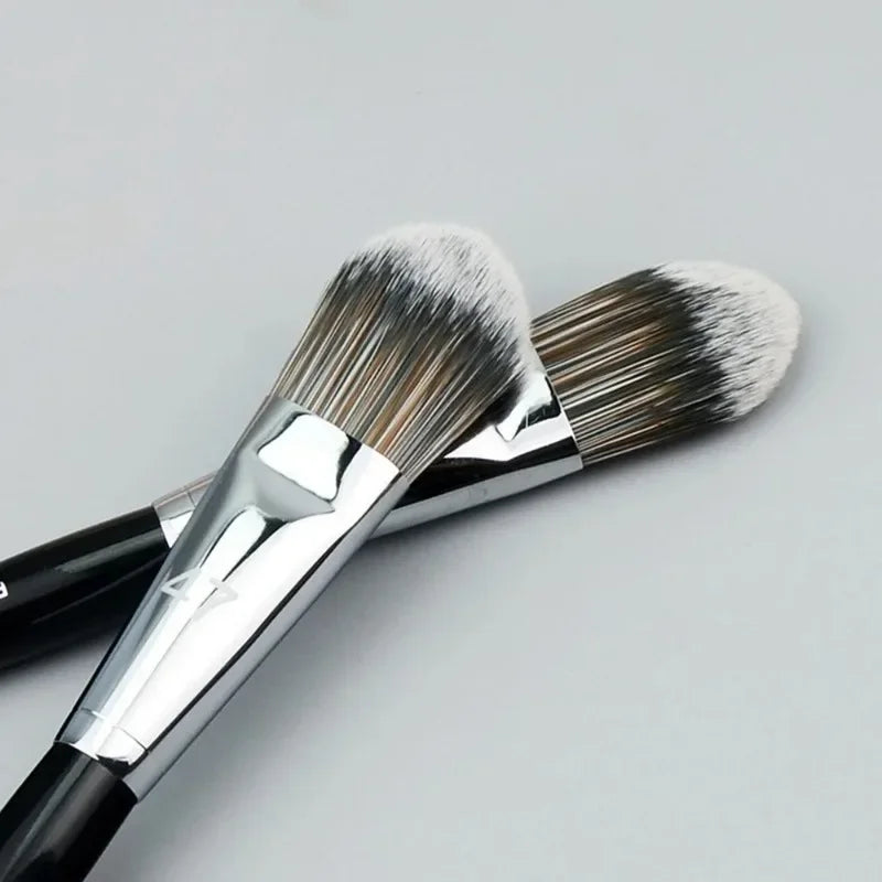 Professional Foundation Brush 47 – Broom Head