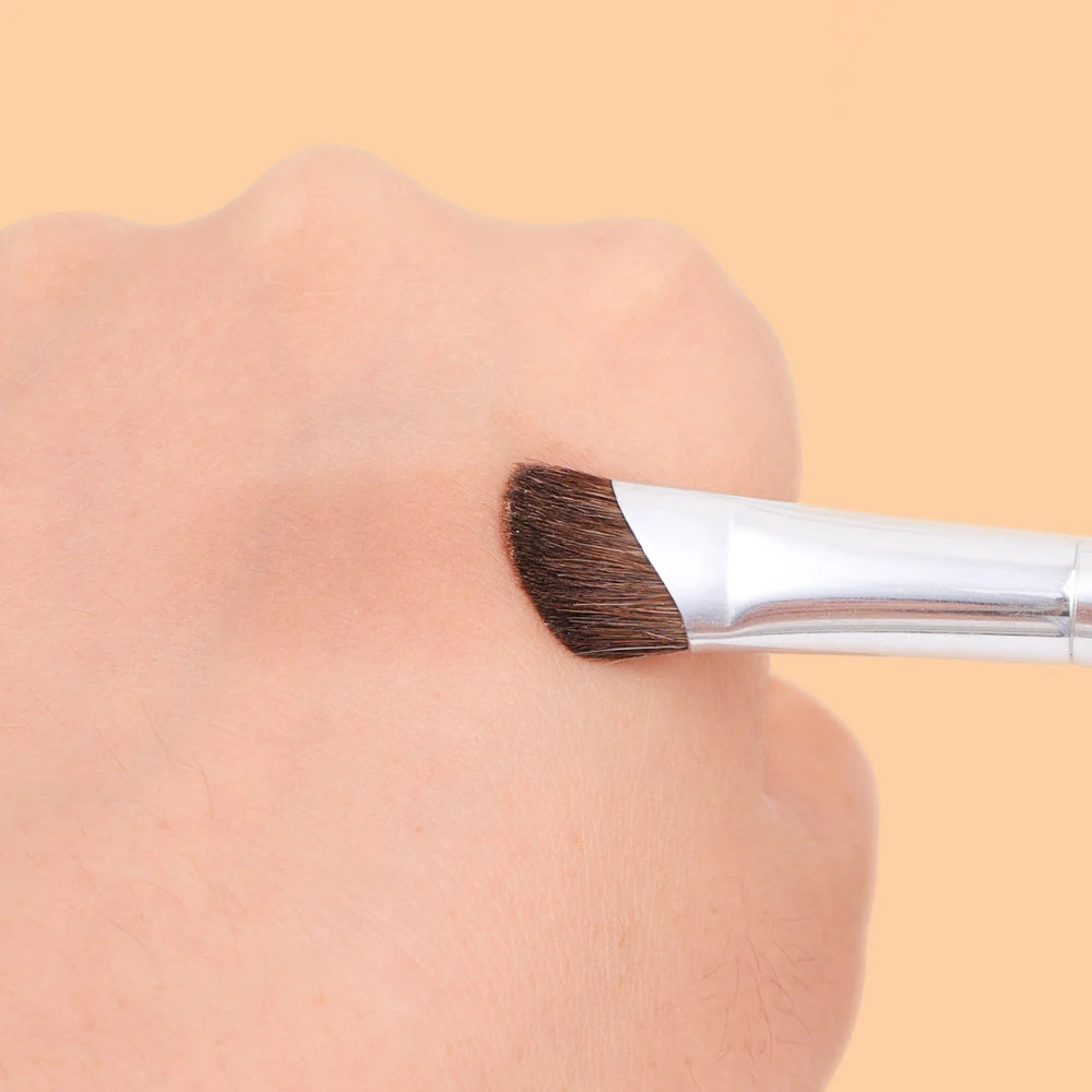 Flat Angled Nose Contour Makeup Brush